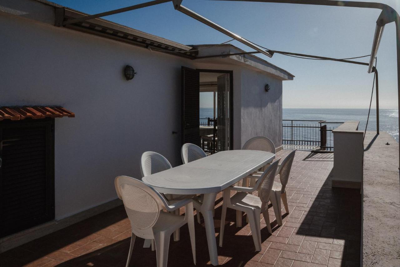 Be Your Home - Appartamento 4 Camere Sul Mare Scesa Al Mare Privata Santa Marinella Eksteriør billede
